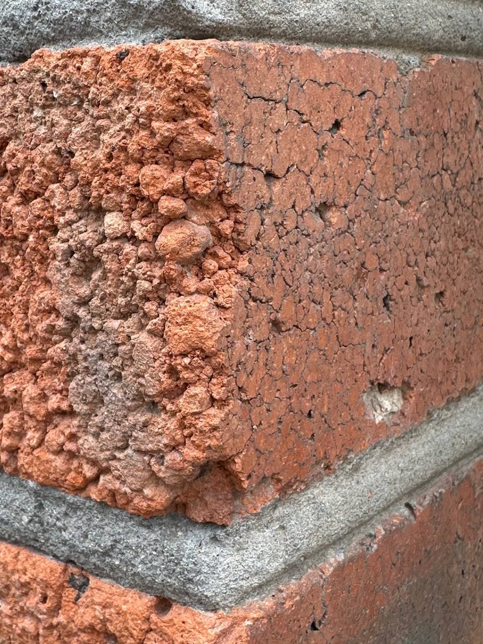 Сравнение сторон кирпича